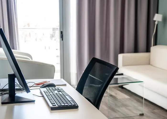 מלון Coral Ocean View - Adults Only