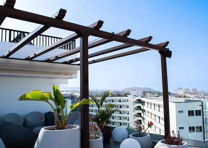 Coral Ocean View - Adults Only מלון